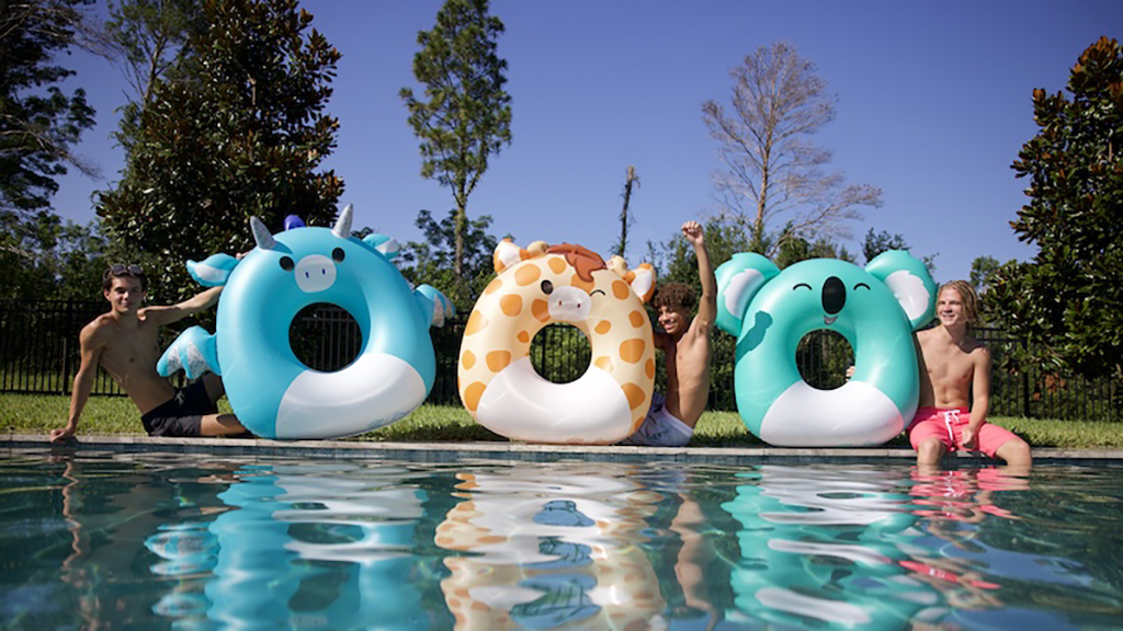 You are currently viewing 6 Pool Toys Sure to Make a Splash This Summer time