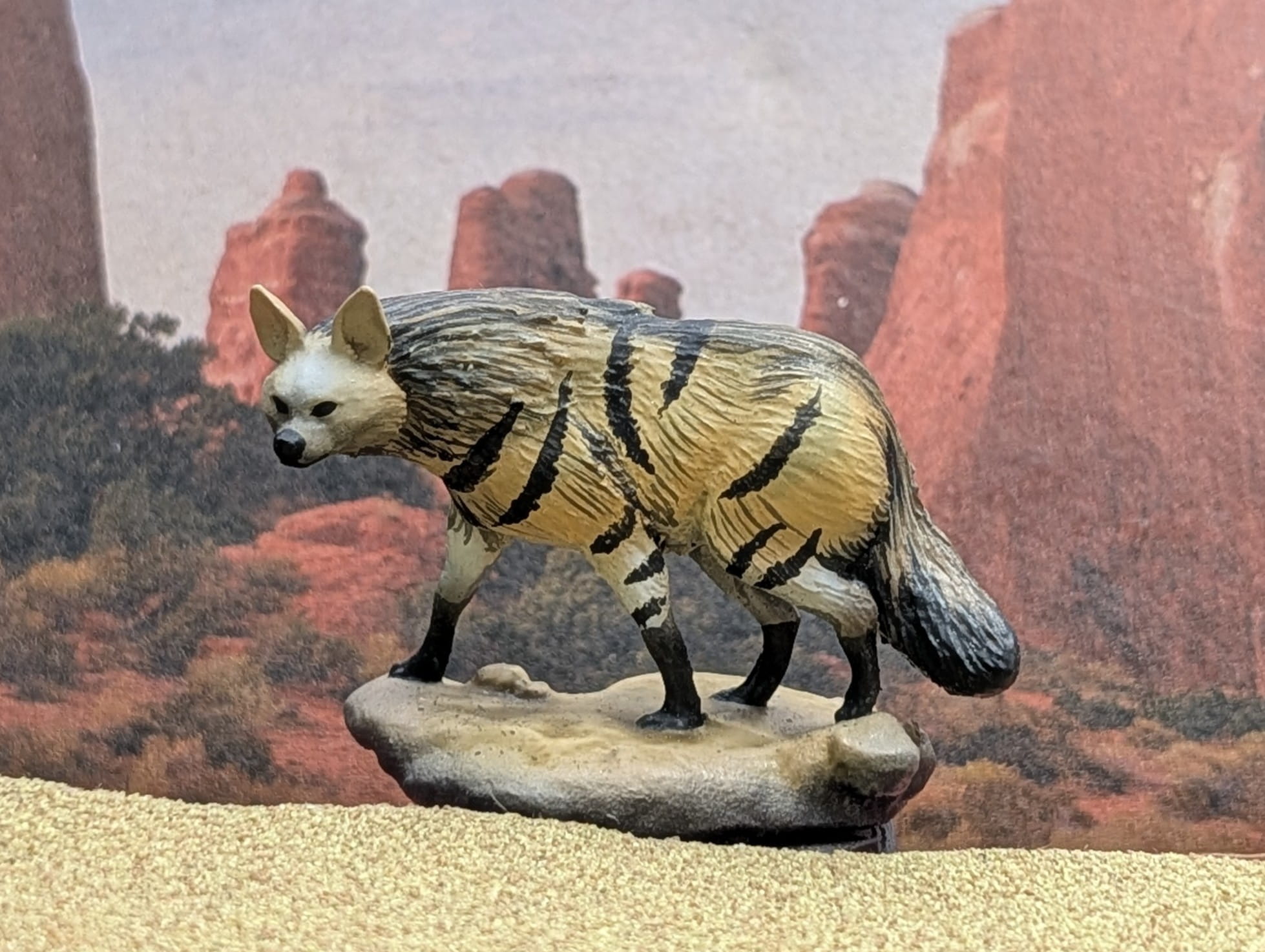 You are currently viewing Aardwolf (Small Figures by Tanimal)