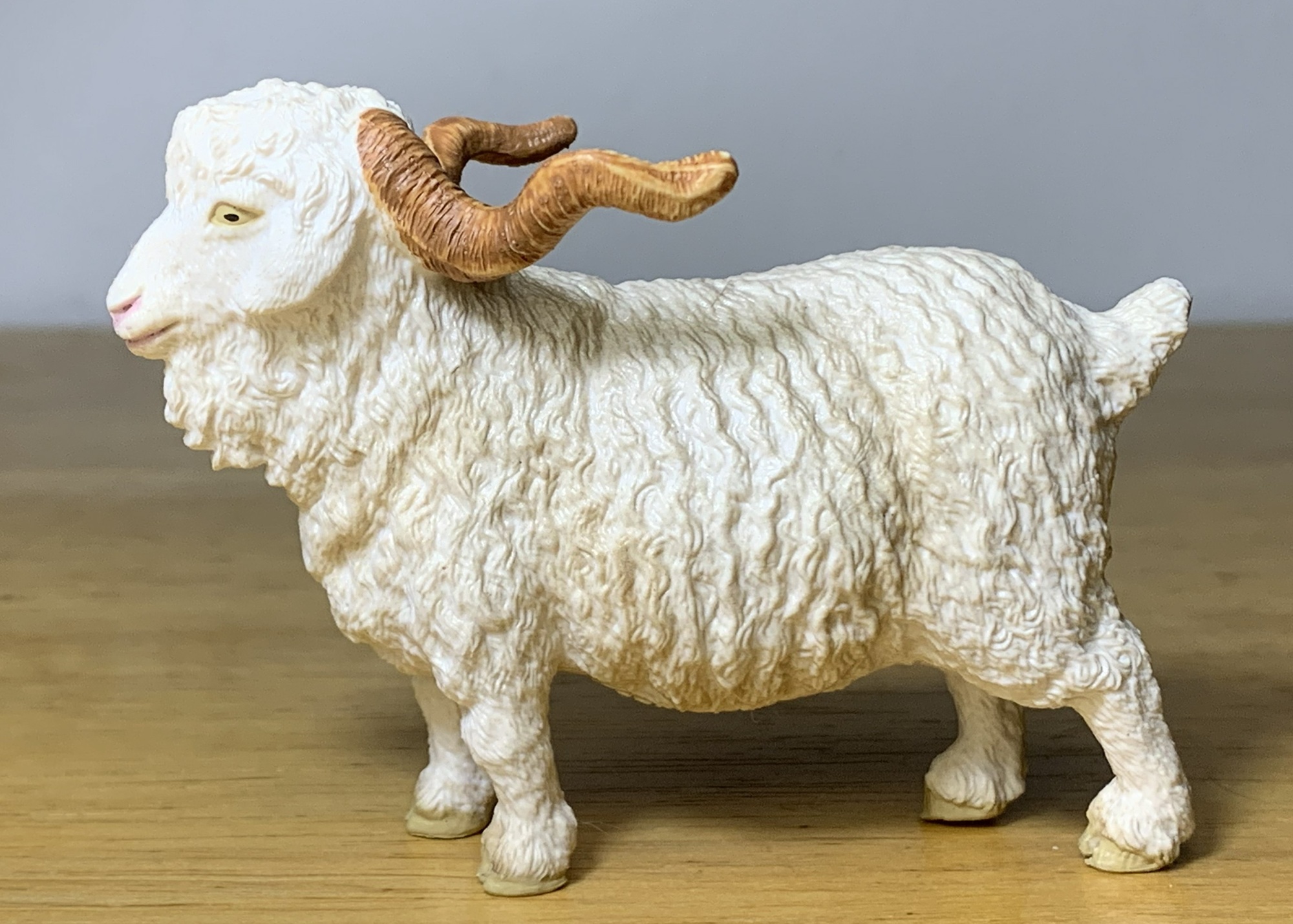 You are currently viewing Angora Goat (Farm Life by Schleich)